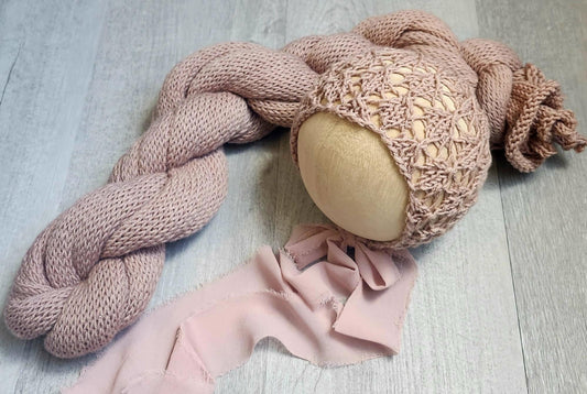 Victoria Bonnet & Wrap 80"+ in Vintage Pink