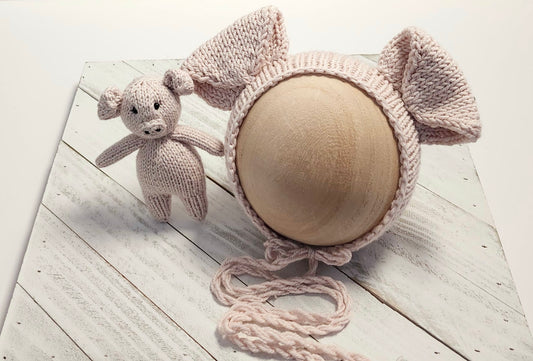 Newborn Piggy Bonnet & Stuffie RTS