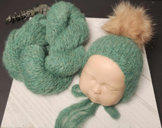 Remvovable Fur Pompom Bonnet & Wraps Set