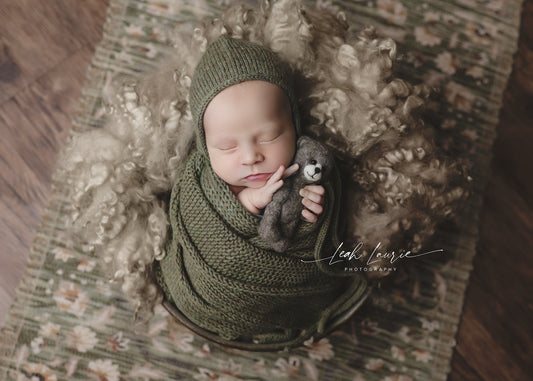 Pampas Heather Green Bonnet & Wrap Set