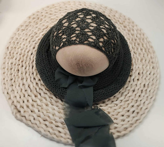 Victoria Bonnet & Wrap 80"+ in Dark Green