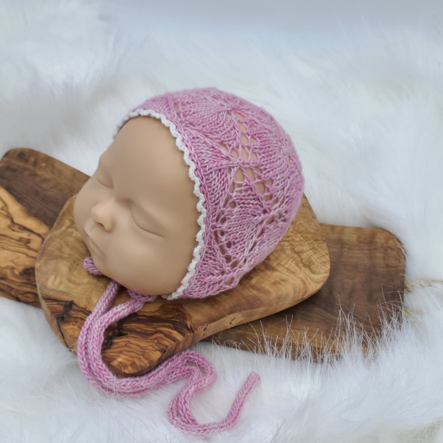 Newborn Mariposa Bonnet RTS
