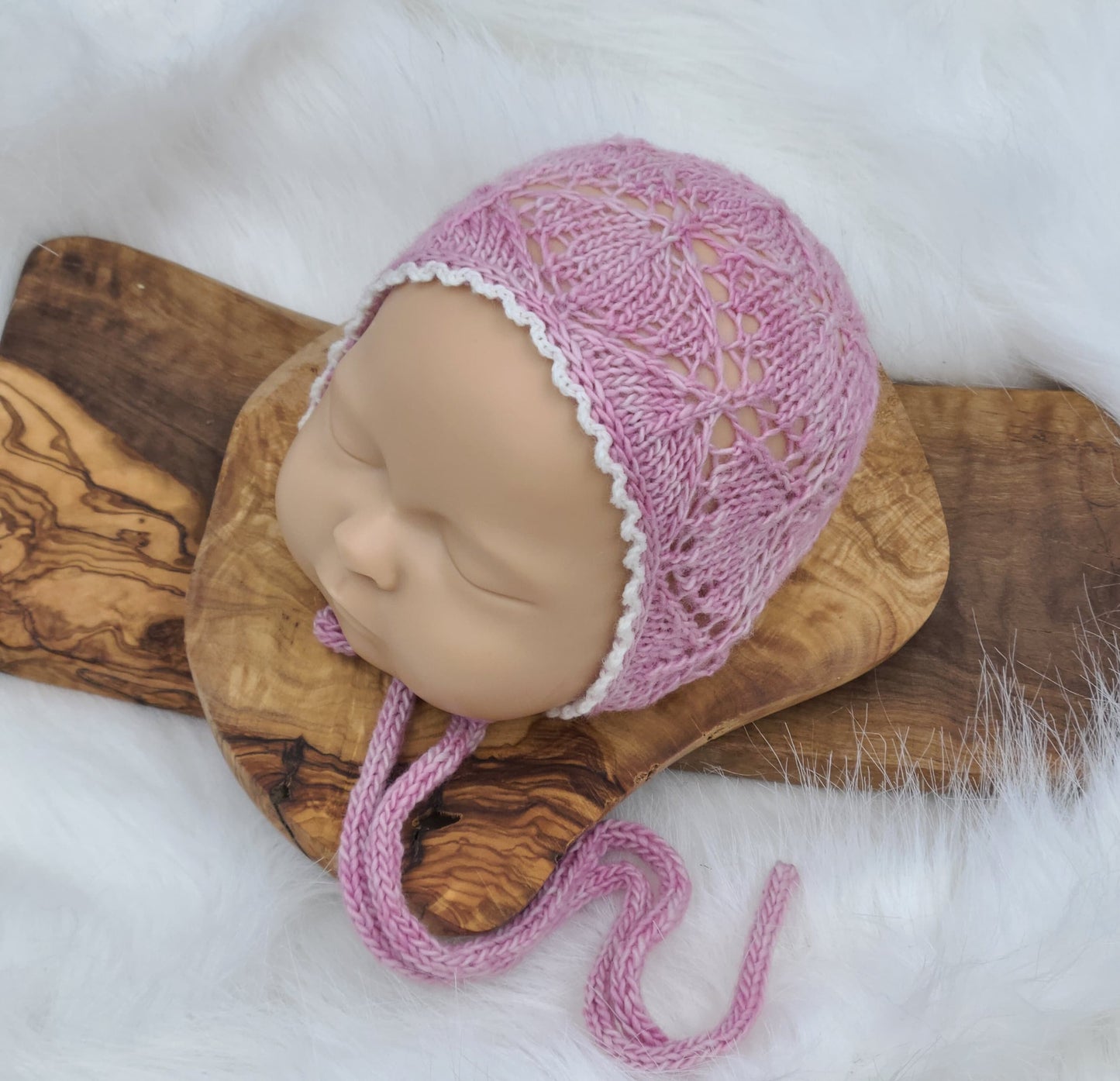 Newborn Mariposa Bonnet RTS