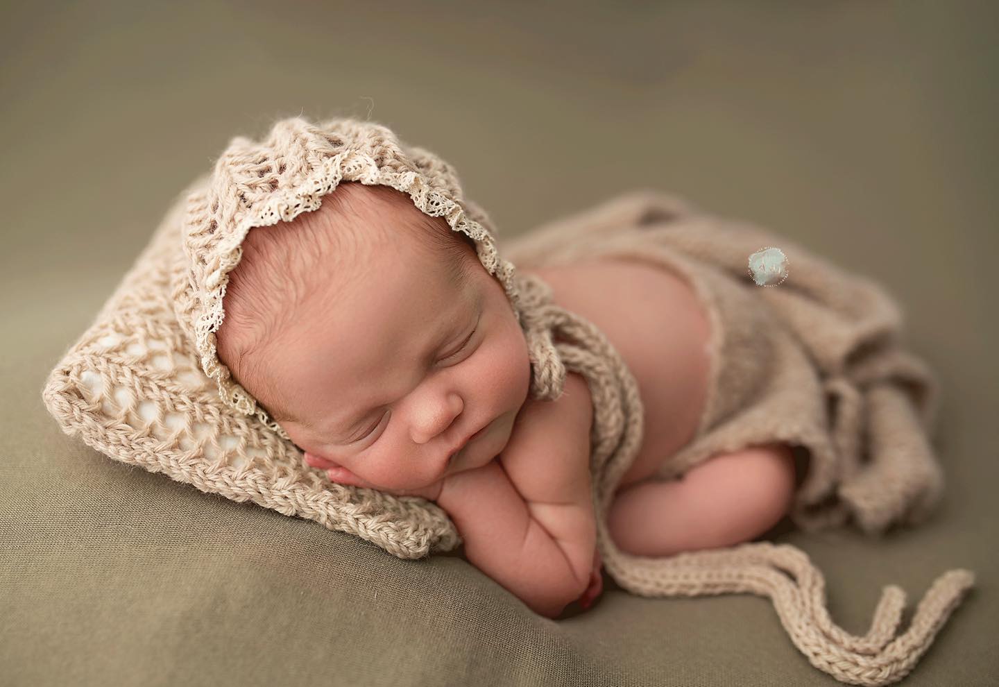 Newborn Isabelle Bonnet & Pillow PREORDER