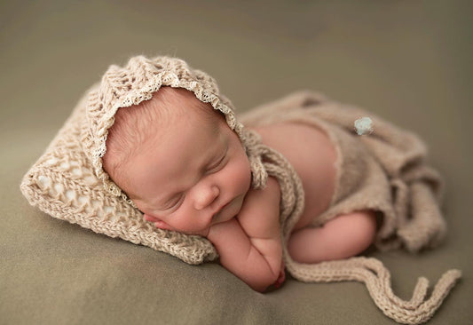 Newborn Isabelle Bonnet & Pillow PREORDER