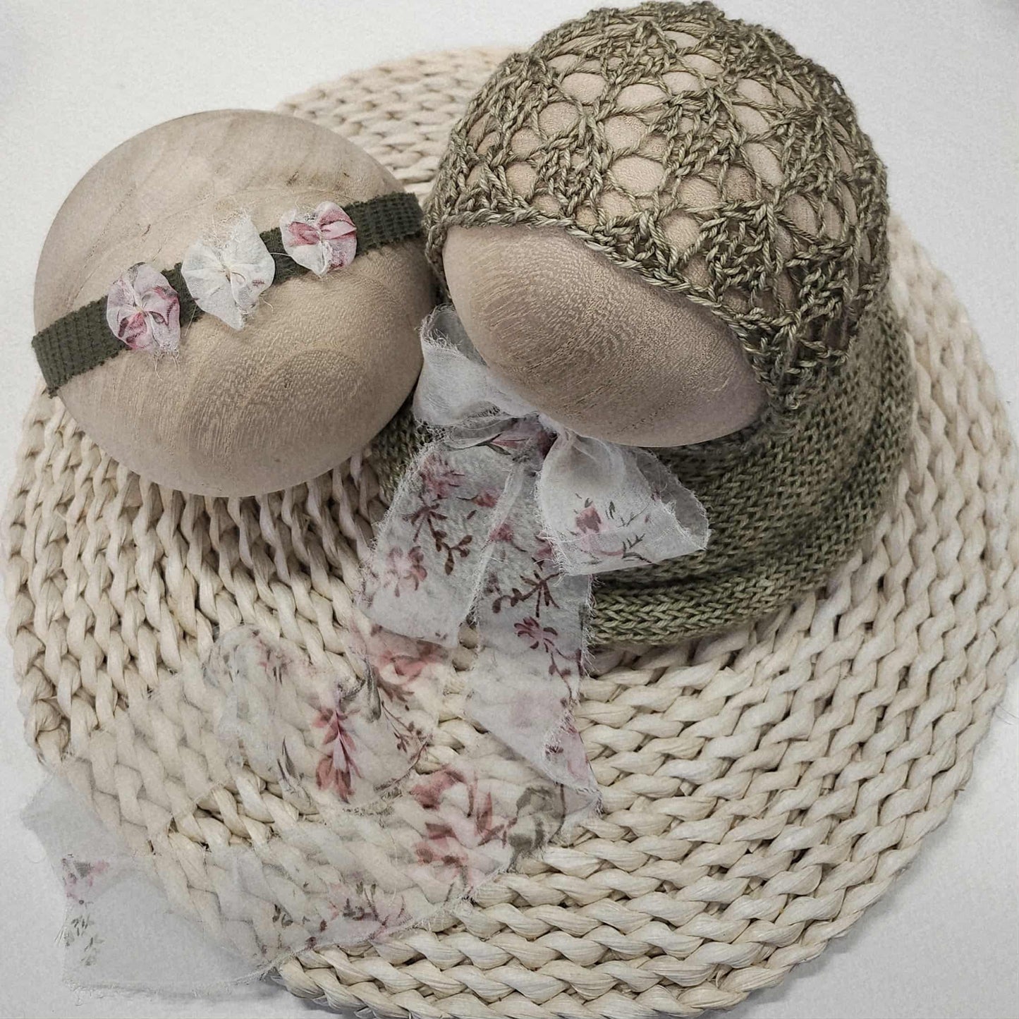 Victoria Bonnet & Wrap 80"+ in Lichen