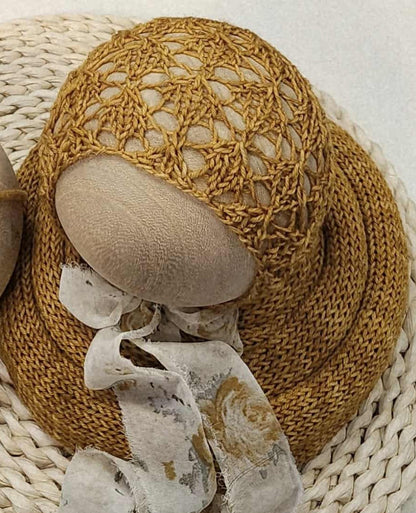 Victoria Bonnet & Wrap80"+ in Golden Hour
