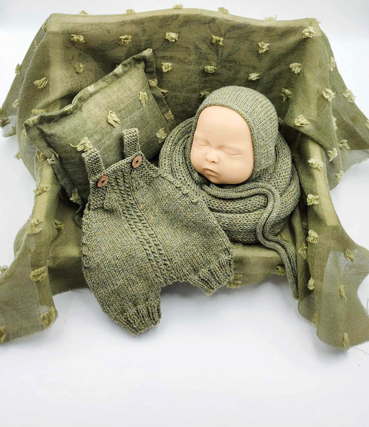 Pampas Heather Green Bonnet & Wrap Set