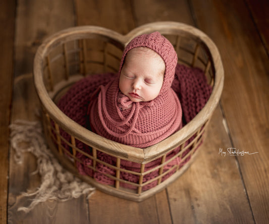 Clare Bonnet & 80"Wrap Set in Wild Berries