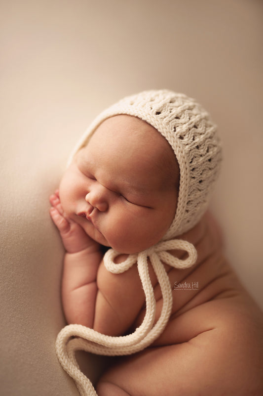 Newborn Nela Bonnet